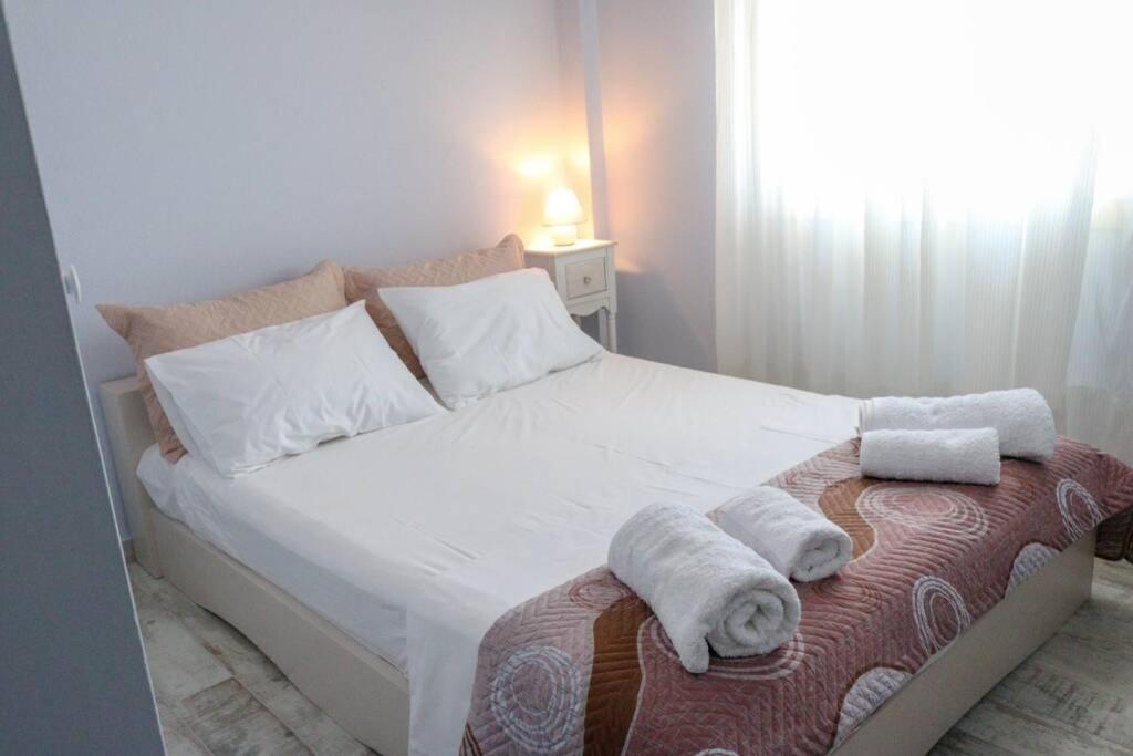 Appartamento Sunshine House Offering Spectacular Views To Olymp A Nea Iraklia Esterno foto