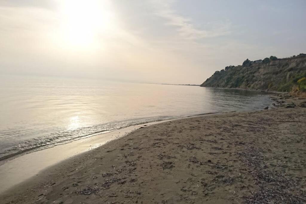 Appartamento Sunshine House Offering Spectacular Views To Olymp A Nea Iraklia Esterno foto