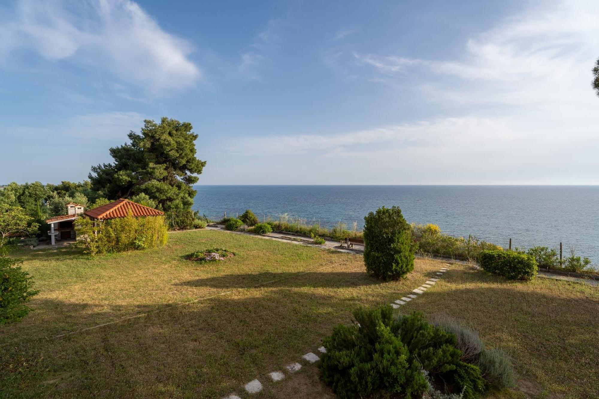 Appartamento Sunshine House Offering Spectacular Views To Olymp A Nea Iraklia Esterno foto