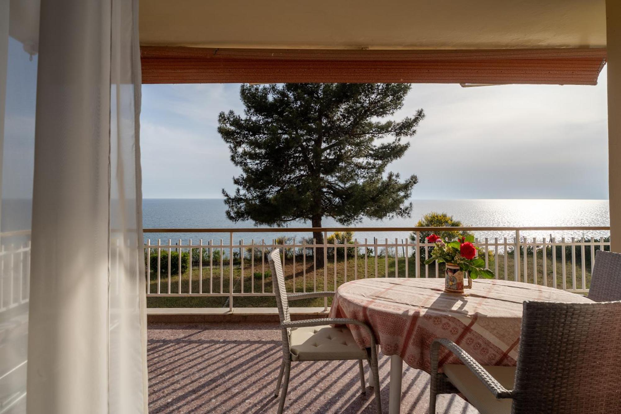 Appartamento Sunshine House Offering Spectacular Views To Olymp A Nea Iraklia Esterno foto