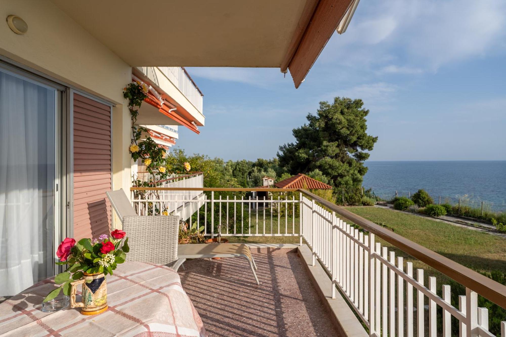 Appartamento Sunshine House Offering Spectacular Views To Olymp A Nea Iraklia Esterno foto